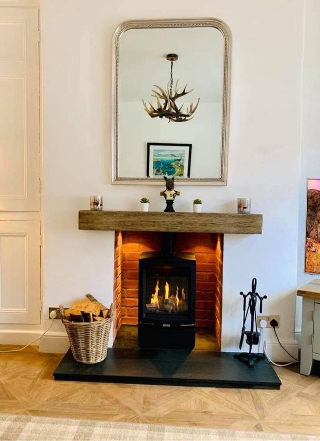 Woodland Cottage - Private Courtyard - Pet Friendly Retreat In The Heart Of Windermere Extérieur photo
