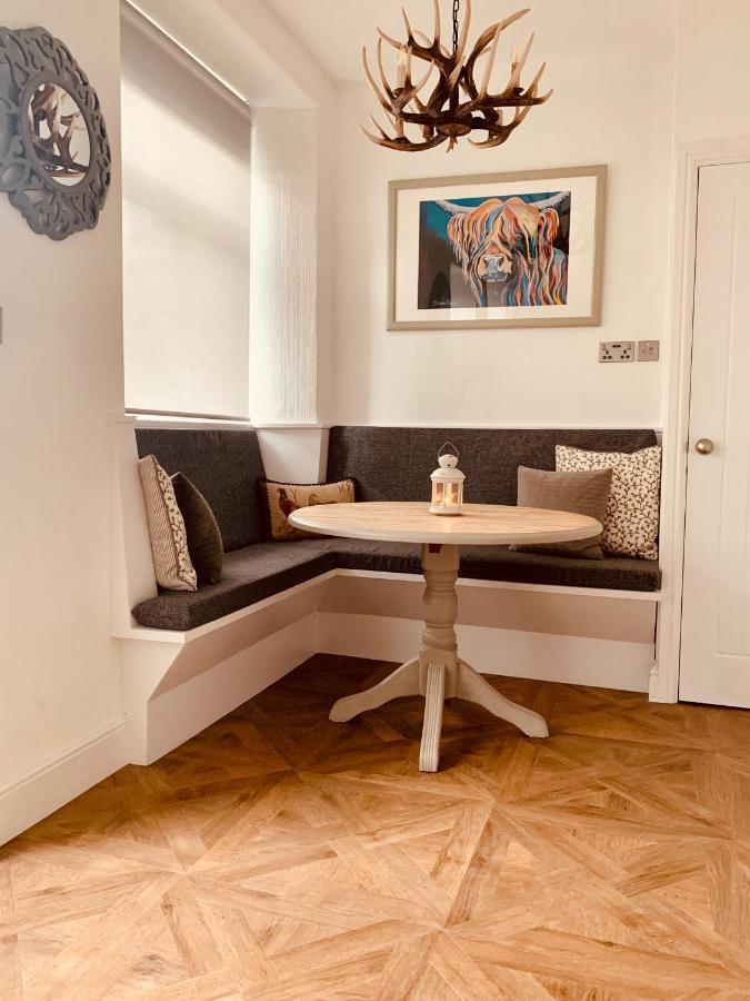 Woodland Cottage - Private Courtyard - Pet Friendly Retreat In The Heart Of Windermere Extérieur photo